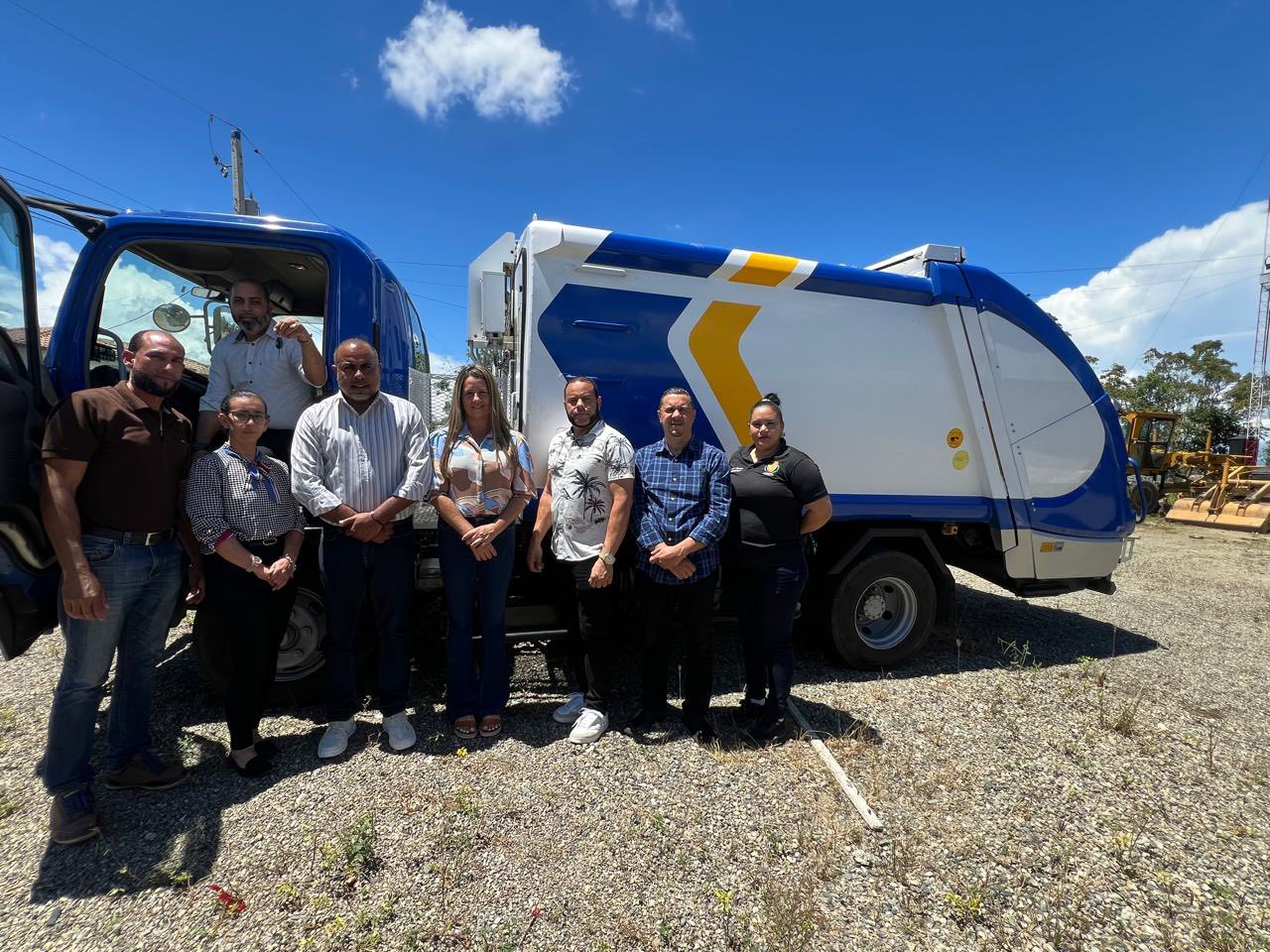 AYUNTAMIENTO DE TAVERA, ADQUIERE CAMIÓN COMPACTADOR DE BASURA.