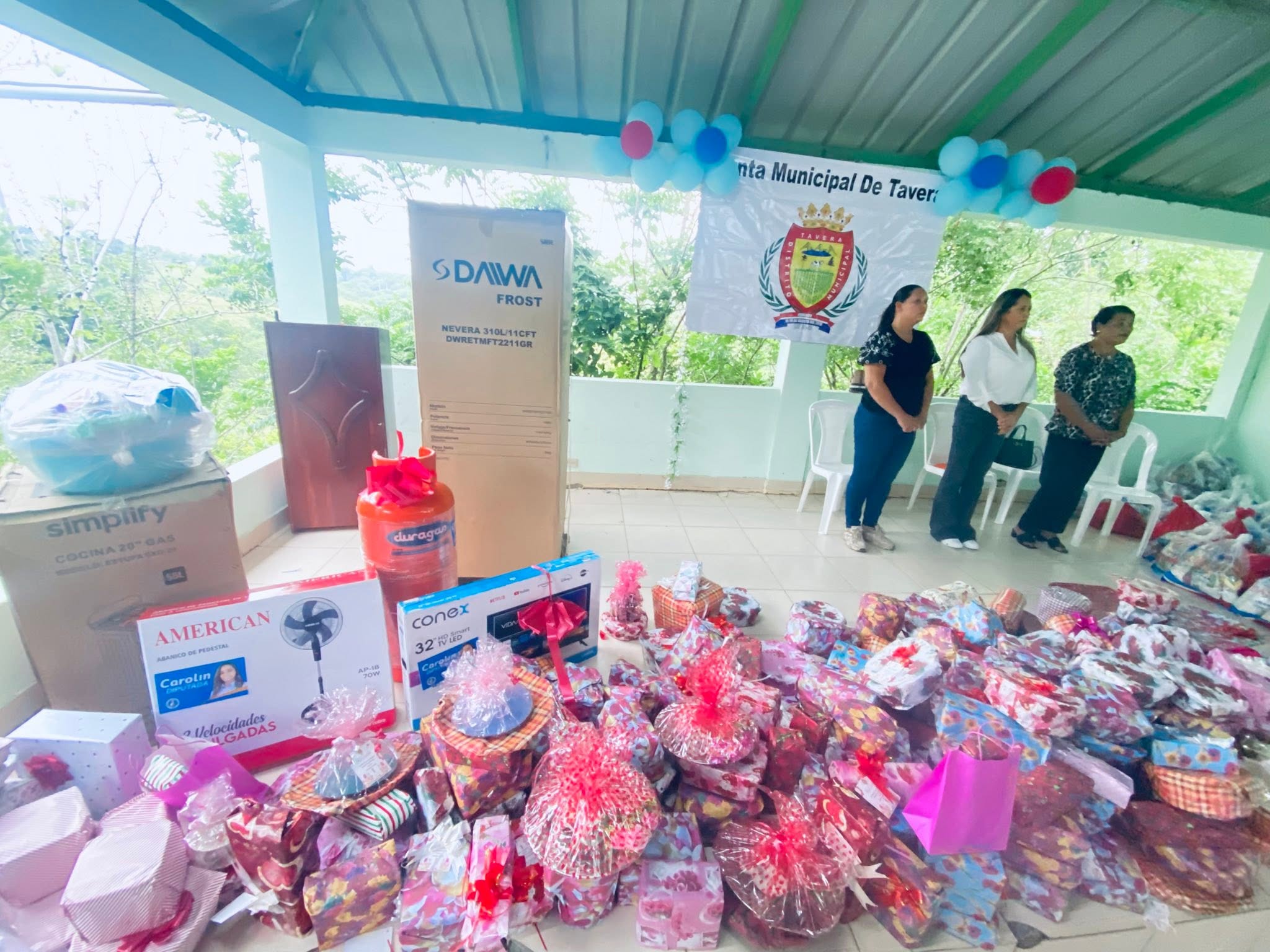 EN LA LLANADA: Ayuntamiento de Tavera, celebra el día de las Madres.
